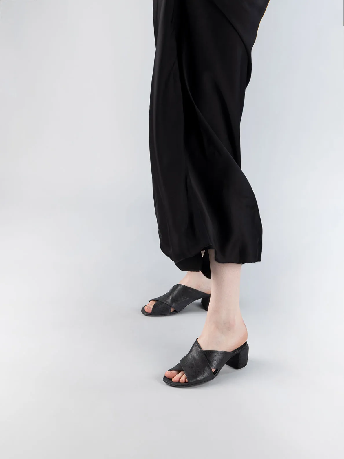 HADRY 007 - Black Leather Slide Sandals