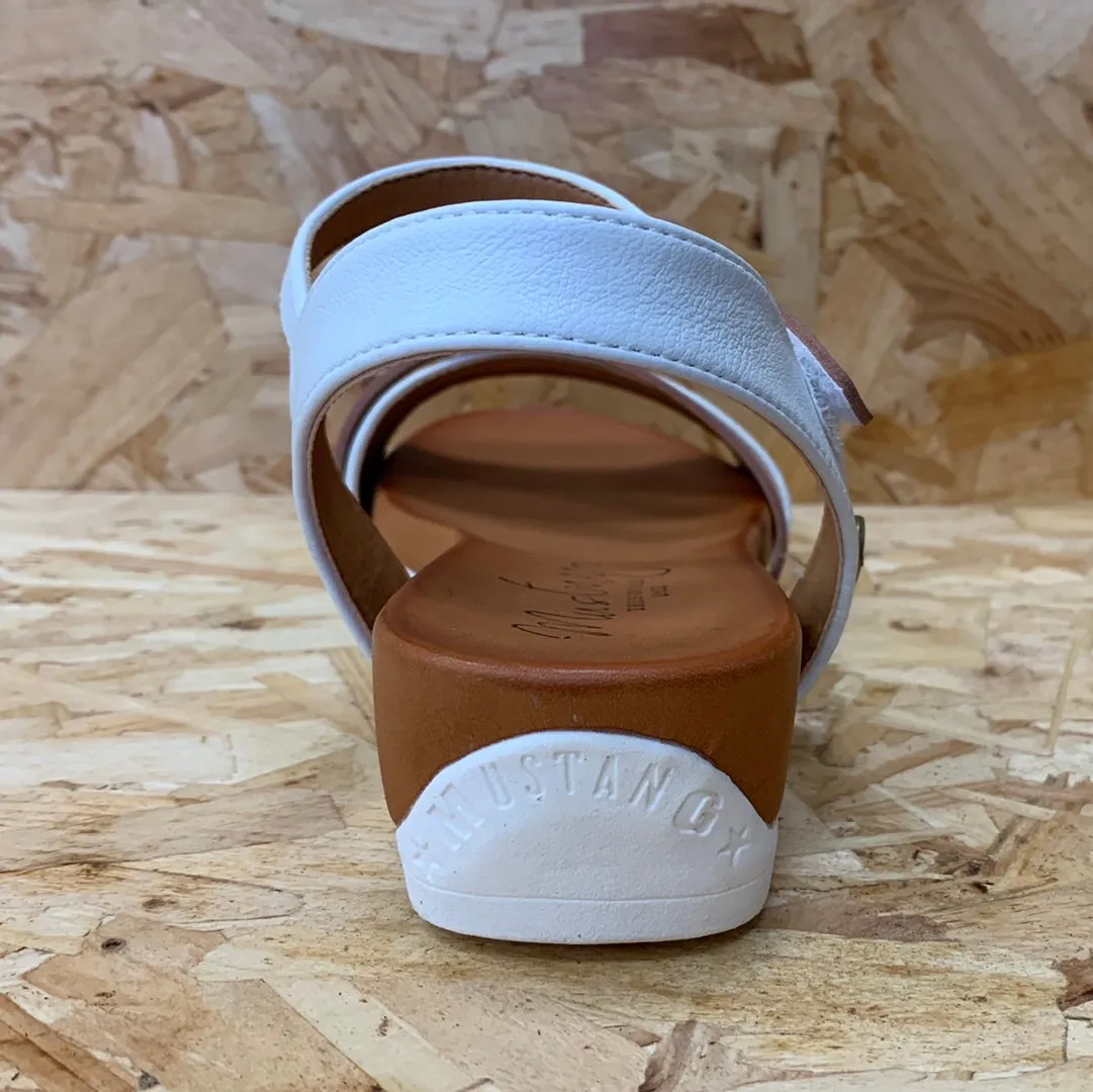 Mustang Womens Fashion Sandal - Off White