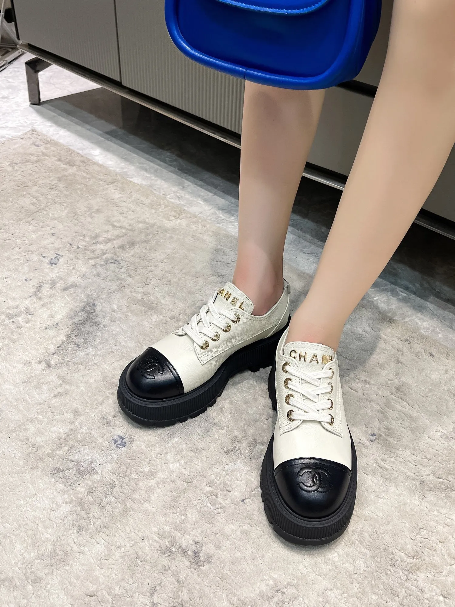 SE1203 CC Lace-Up Shoes