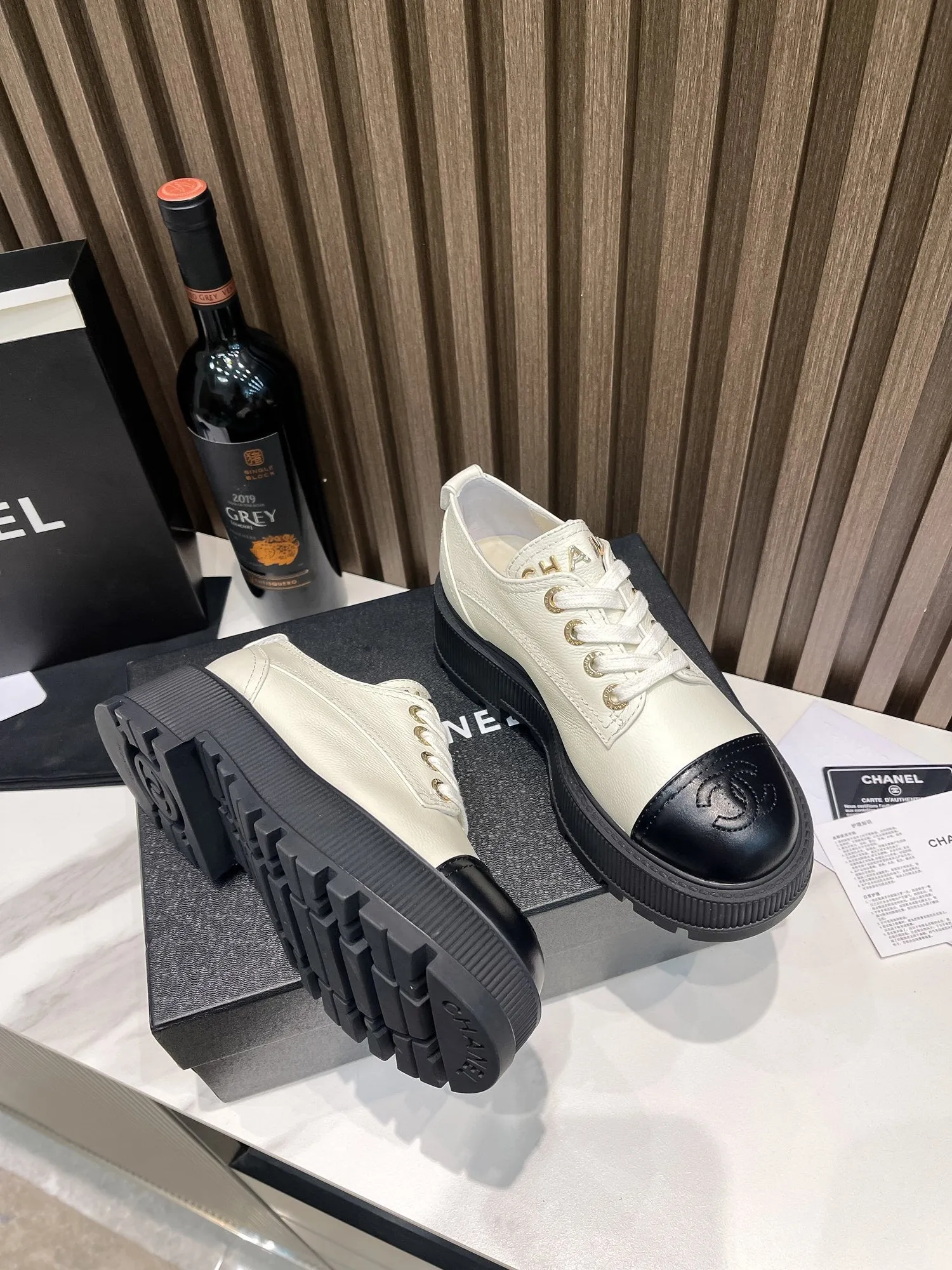 SE1203 CC Lace-Up Shoes