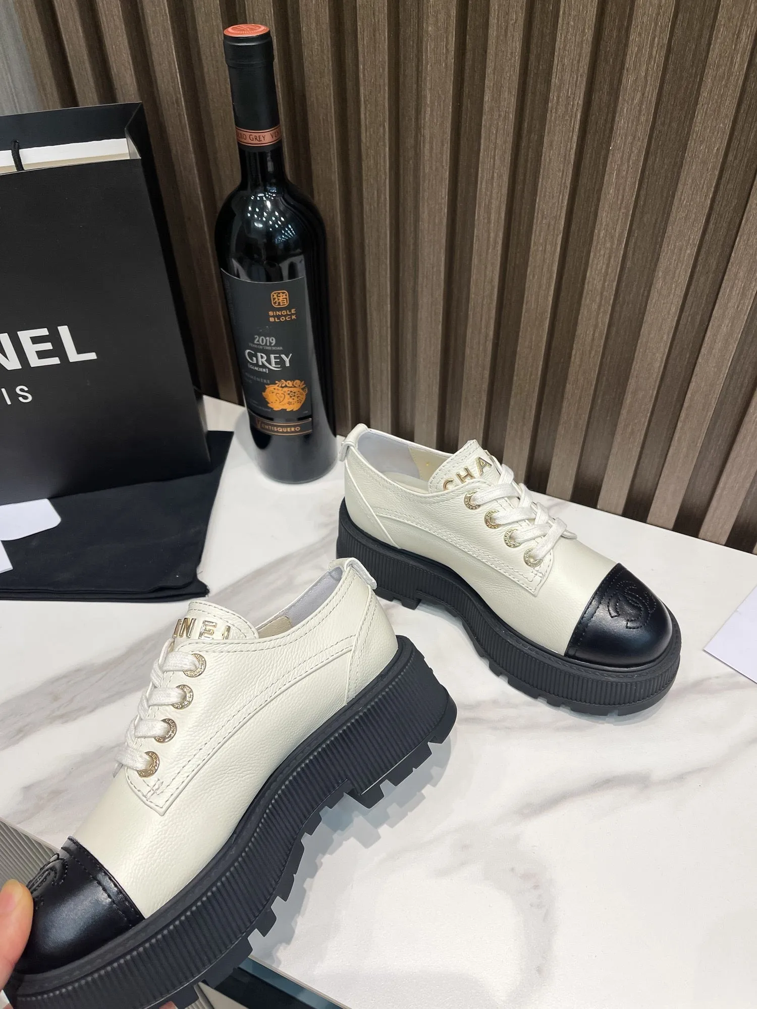 SE1203 CC Lace-Up Shoes